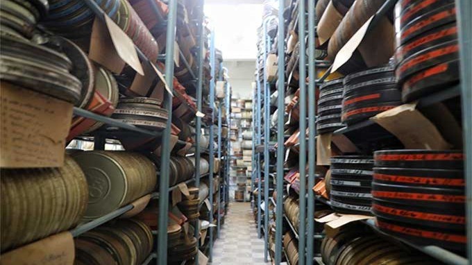 Patrimoine Audiovisuel Français : Le Rapport Gomez Révèle l'Urgence d'une Politique Structurée